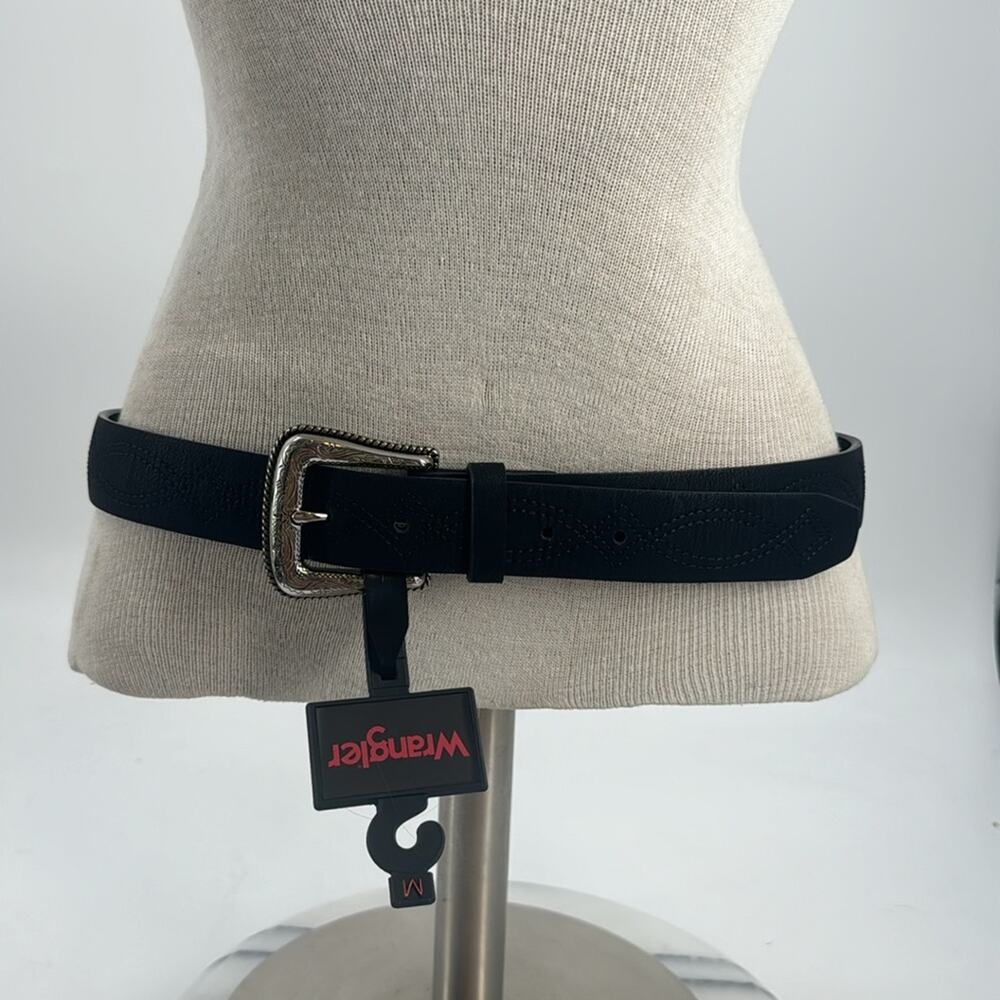 NWT Wrangler Women’s black leather western stitch belt